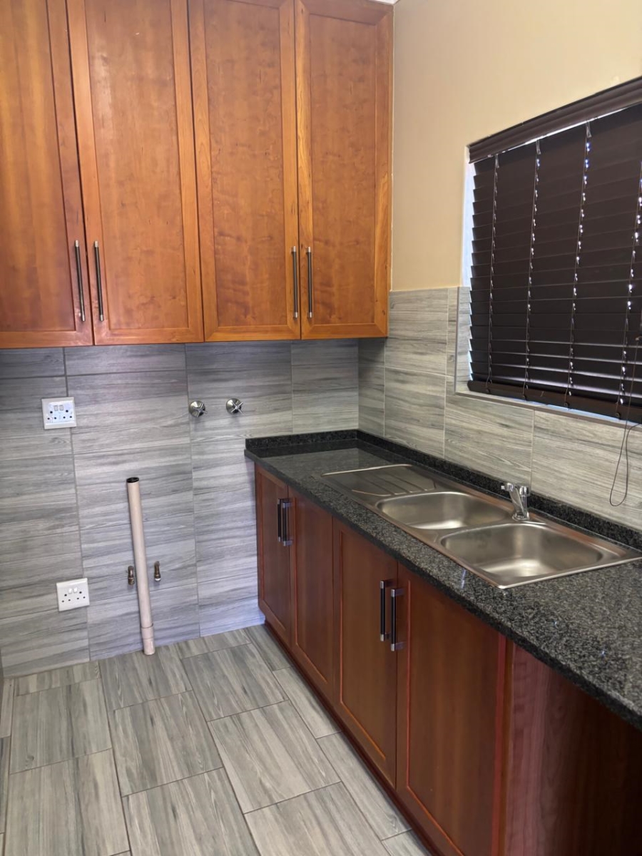 To Let 4 Bedroom Property for Rent in Wilkoppies North West